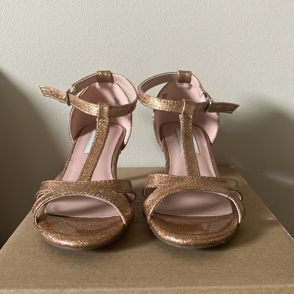 Steve Madden rose gold glitter shoe - Picture 2 of 7